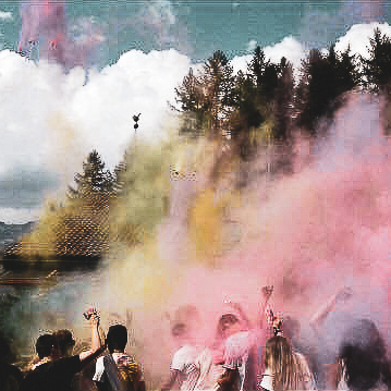 speck-und-schnapsalm-holi-festival